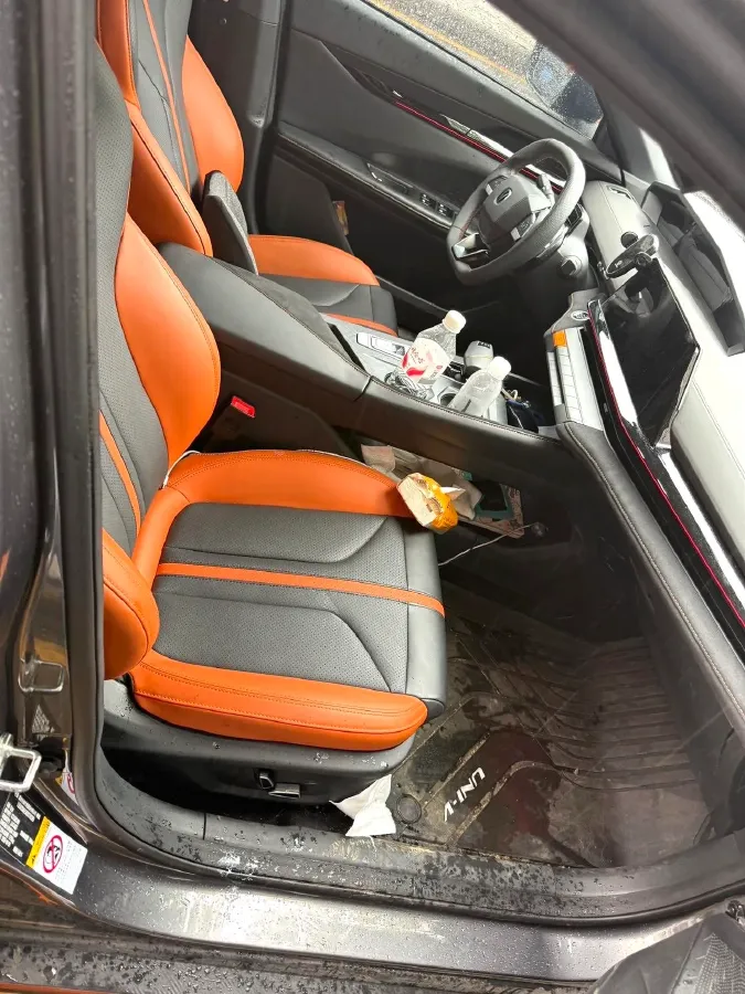 2025 ChangAn UNI-V 1.5T 192HP L4 7DCT,autocango,china used car exporter,china ev exporter,chinese used car exporter,chinese used ev exporter