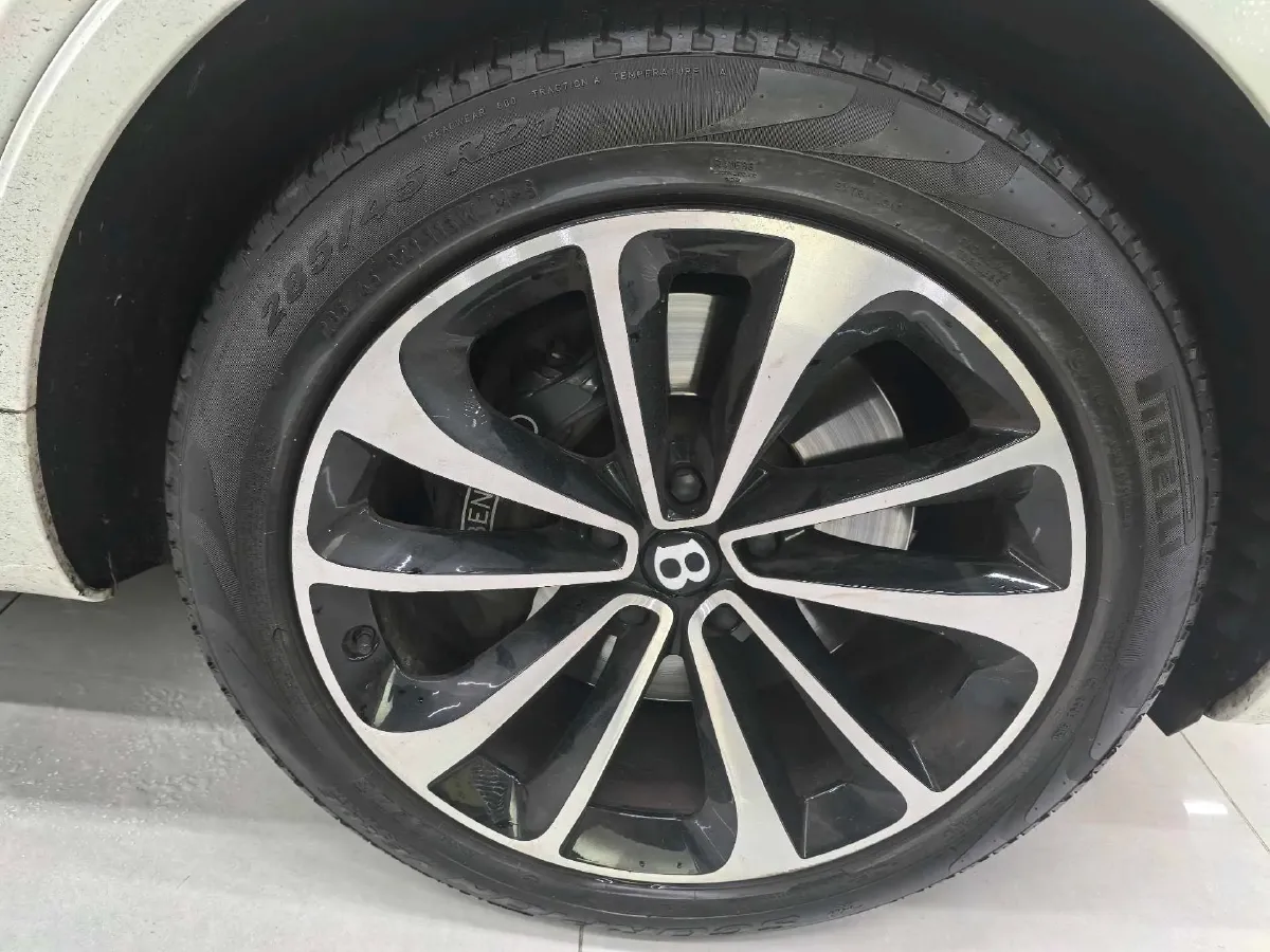 2021 Bentley Bentayga 3.0T 340HP V6 8AT PHEV 17.3KWH,autocango,china used car exporter,china ev exporter,chinese used car exporter,chinese used ev exporter