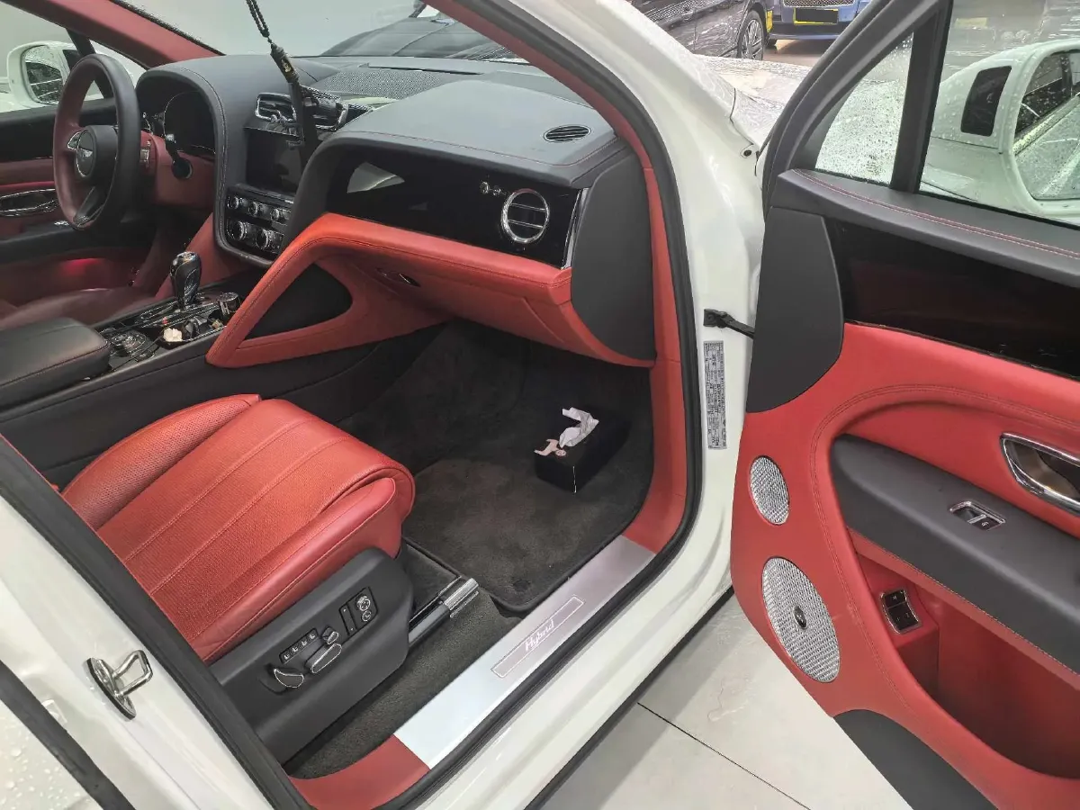 2021 Bentley Bentayga 3.0T 340HP V6 8AT PHEV 17.3KWH,autocango,china used car exporter,china ev exporter,chinese used car exporter,chinese used ev exporter