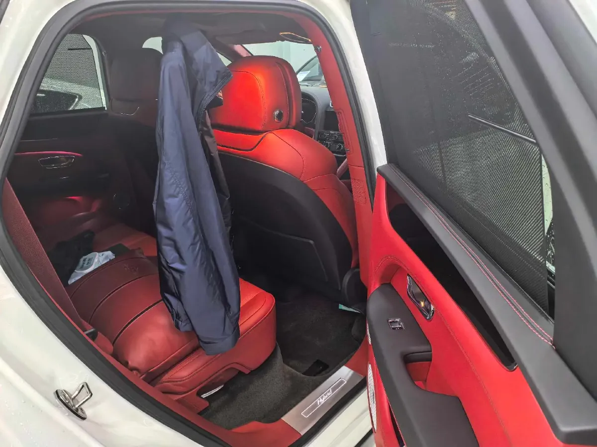 2021 Bentley Bentayga 3.0T 340HP V6 8AT PHEV 17.3KWH,autocango,china used car exporter,china ev exporter,chinese used car exporter,chinese used ev exporter