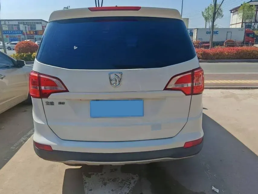 2016 BaoJun 730 1.5L 112HP L4 5MT,autocango,china used car exporter,china ev exporter,chinese used car exporter,chinese used ev exporter