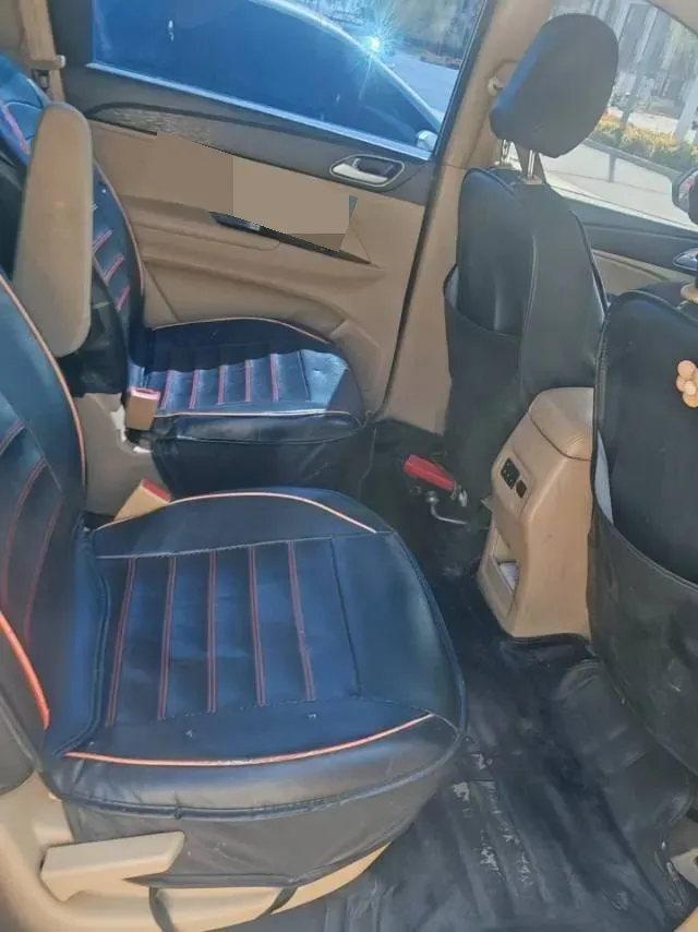 2016 BaoJun 730 1.5L 112HP L4 5MT,autocango,china used car exporter,china ev exporter,chinese used car exporter,chinese used ev exporter