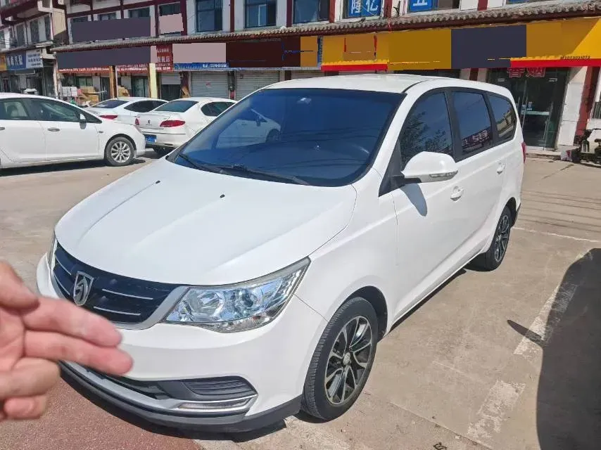 2016 BaoJun 730 1.5L 112HP L4 5MT,autocango,china used car exporter,china ev exporter,chinese used car exporter,chinese used ev exporter