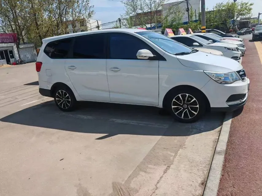 2016 BaoJun 730 1.5L 112HP L4 5MT,autocango,china used car exporter,china ev exporter,chinese used car exporter,chinese used ev exporter