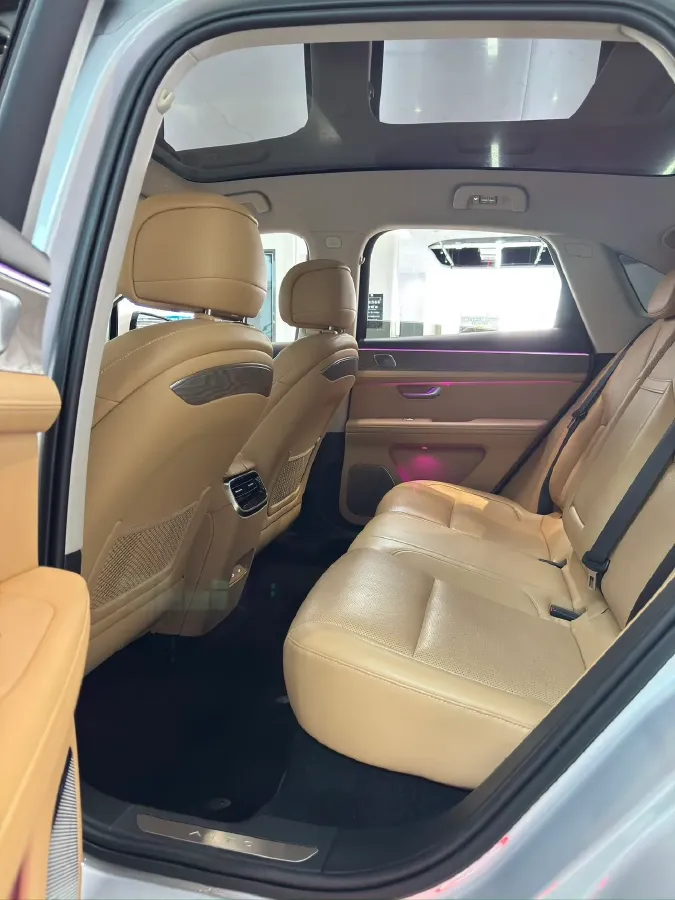 2022 JMC YuHu 7 2.0T 141HP L4 8AT,autocango,china used car exporter,china ev exporter,chinese used car exporter,chinese used ev exporter