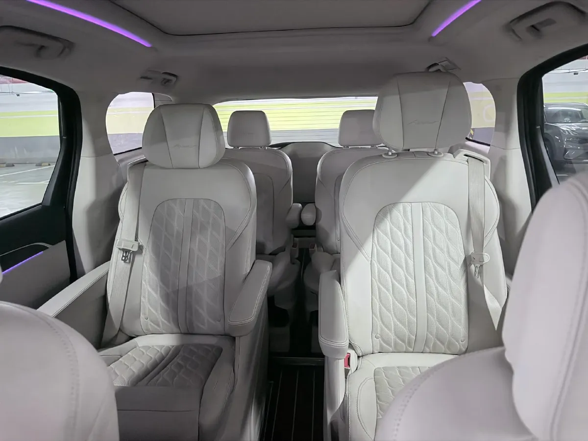 2021 Buick GL8 2.0T 237HP L4 9AT,autocango,china used car exporter,china ev exporter,chinese used car exporter,chinese used ev exporter