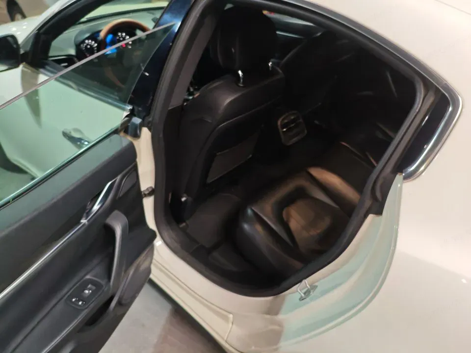 2018 Maserati Ghibli 3.0T 350HP V6 8AT,autocango,china used car exporter,china ev exporter,chinese used car exporter,chinese used ev exporter