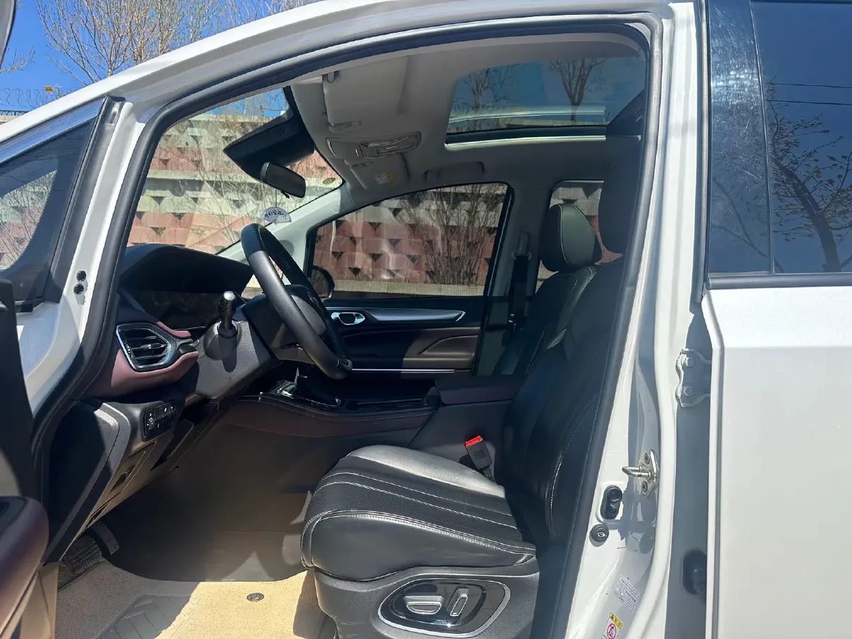 2021 GAC Trumpchi M6 1.5T 169HP L4 7DCT,autocango,china used car exporter,china ev exporter,chinese used car exporter,chinese used ev exporter