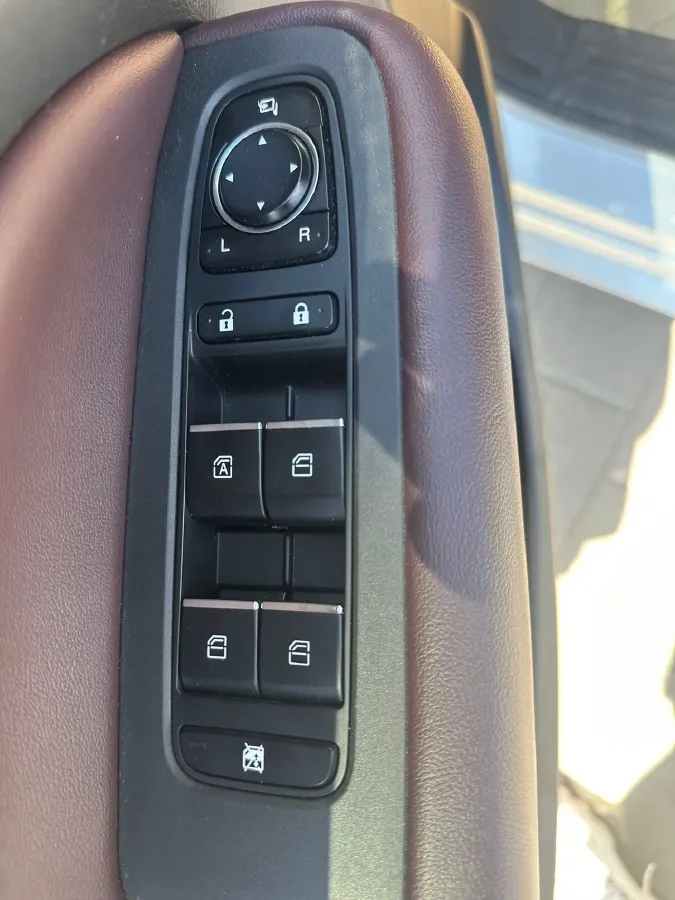 2021 GAC Trumpchi M6 1.5T 169HP L4 7DCT,autocango,china used car exporter,china ev exporter,chinese used car exporter,chinese used ev exporter