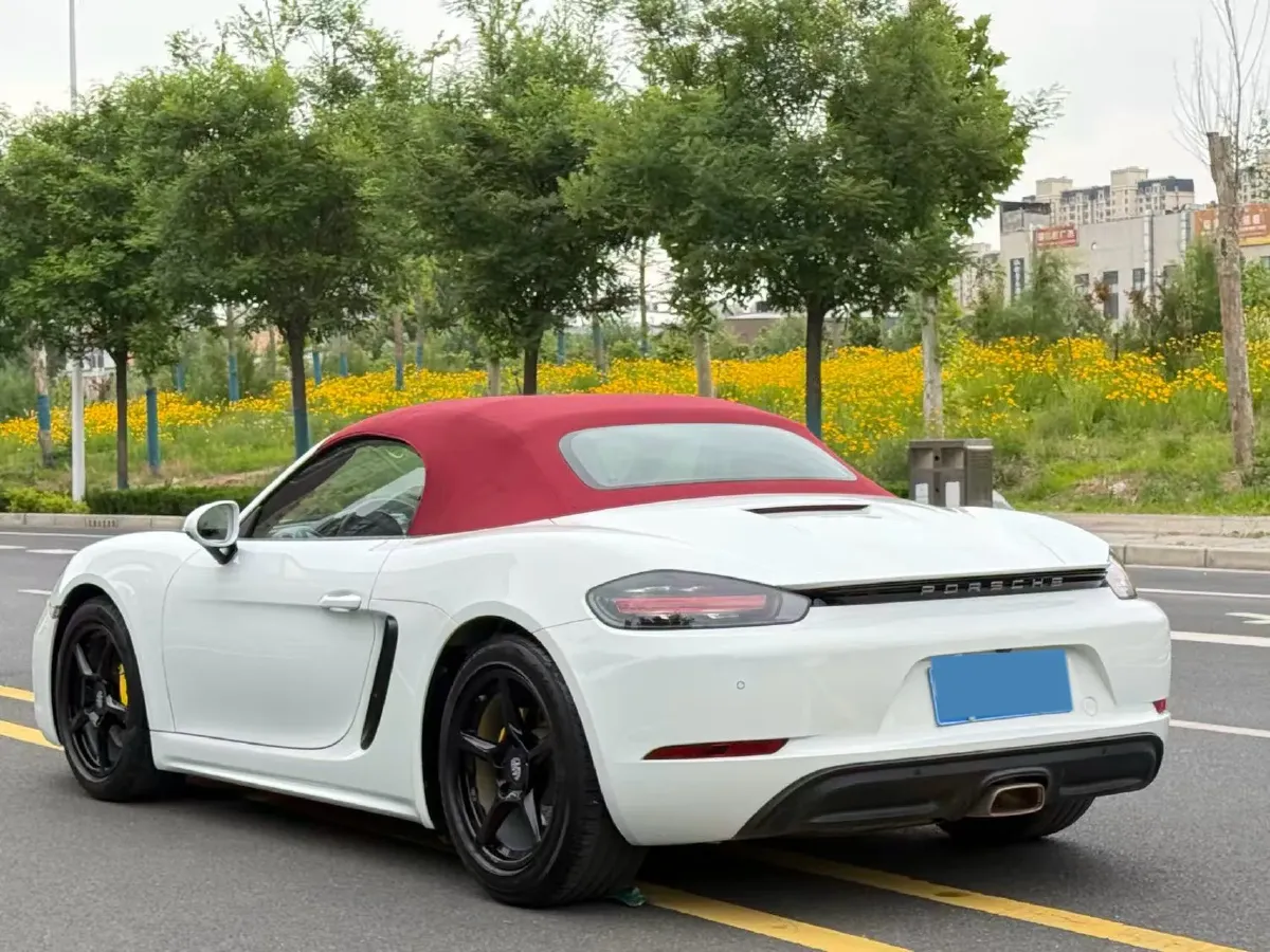 2022 Porsche 718 2.0T 250HP H4 7DCT,autocango,china used car exporter,china ev exporter,chinese used car exporter,chinese used ev exporter