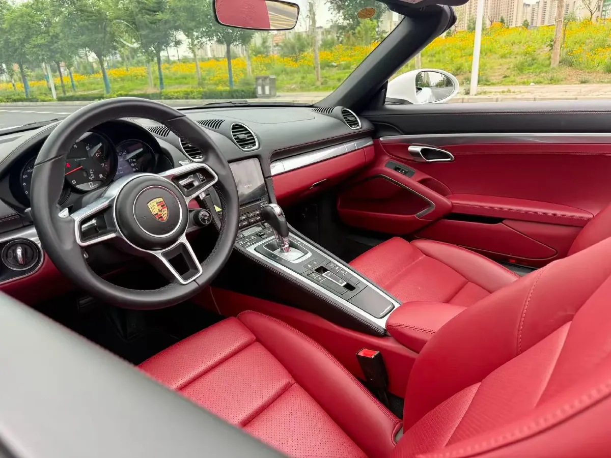 2022 Porsche 718 2.0T 250HP H4 7DCT,autocango,china used car exporter,china ev exporter,chinese used car exporter,chinese used ev exporter