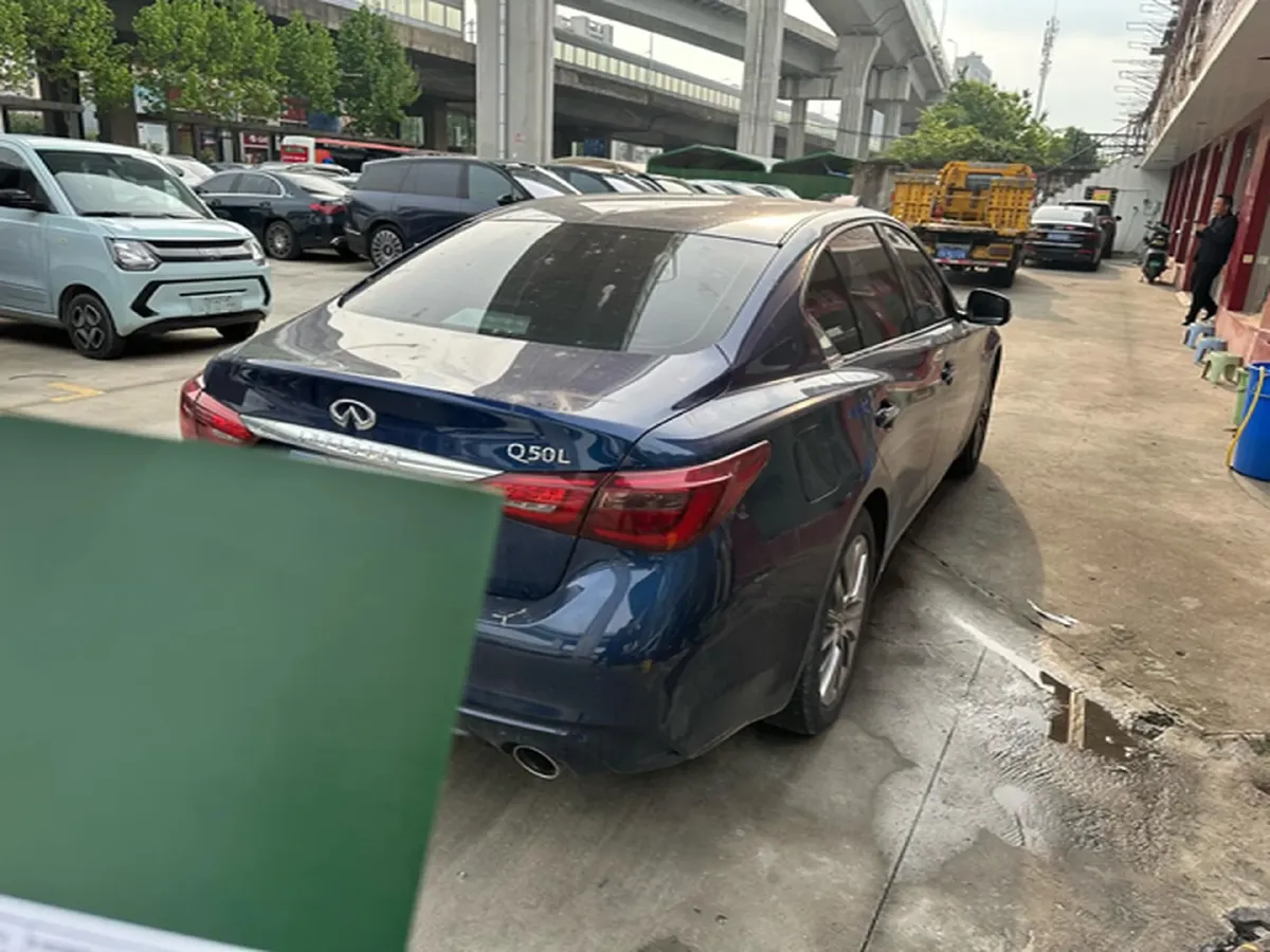 2018 Jeep Grand Commander 2.0T 265HP L4 9AT,autocango,china used car exporter,china ev exporter,chinese used car exporter,chinese used ev exporter