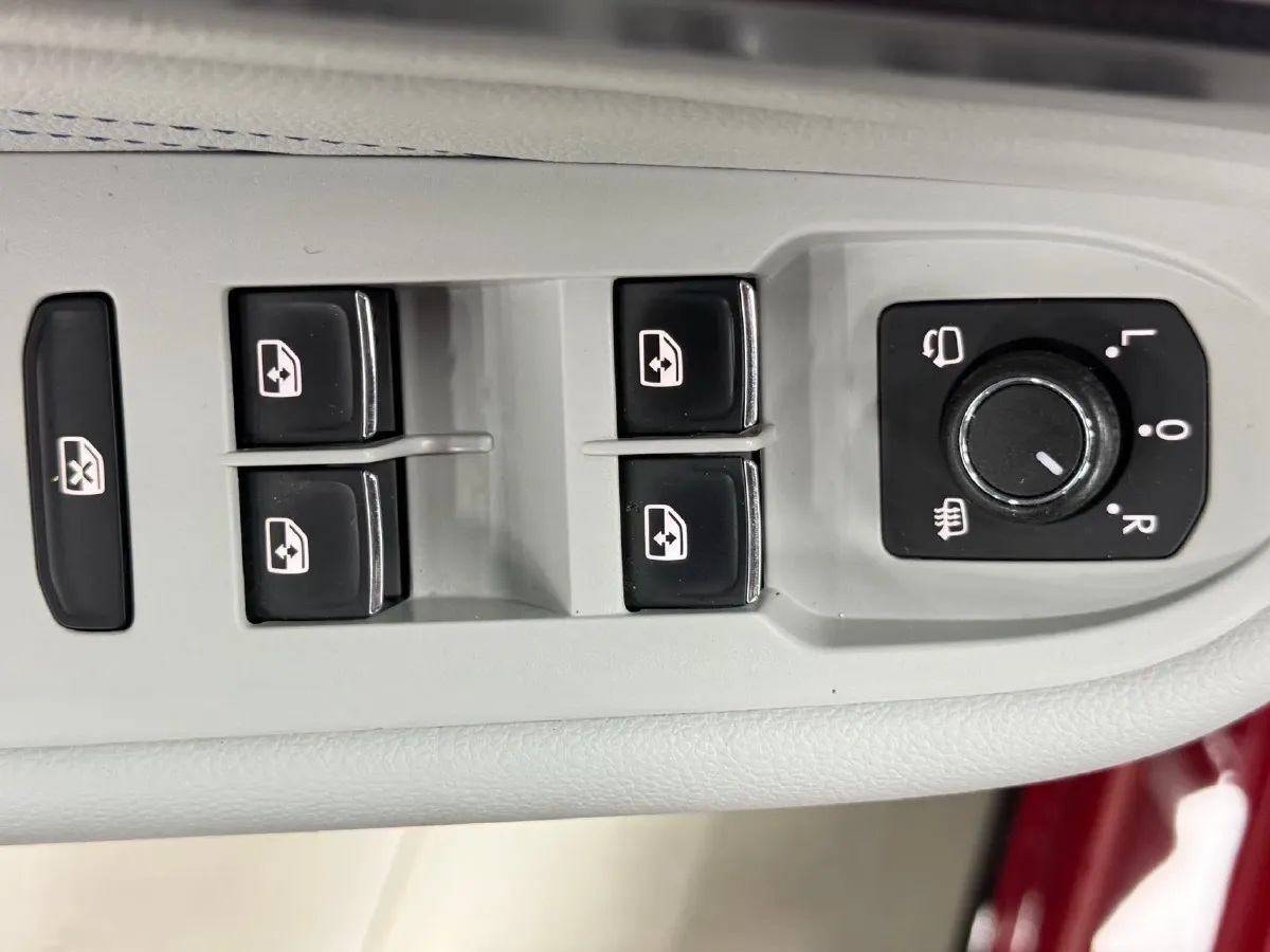 2022 Skoda Superb 2.0T 186HP L4 7DCT,autocango,china used car exporter,china ev exporter,chinese used car exporter,chinese used ev exporter