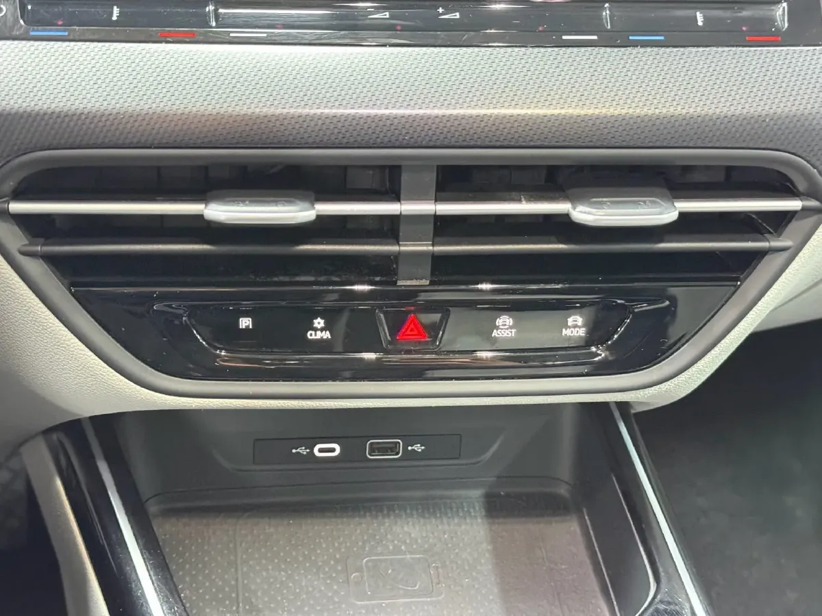 2022 Skoda Superb 2.0T 186HP L4 7DCT,autocango,china used car exporter,china ev exporter,chinese used car exporter,chinese used ev exporter