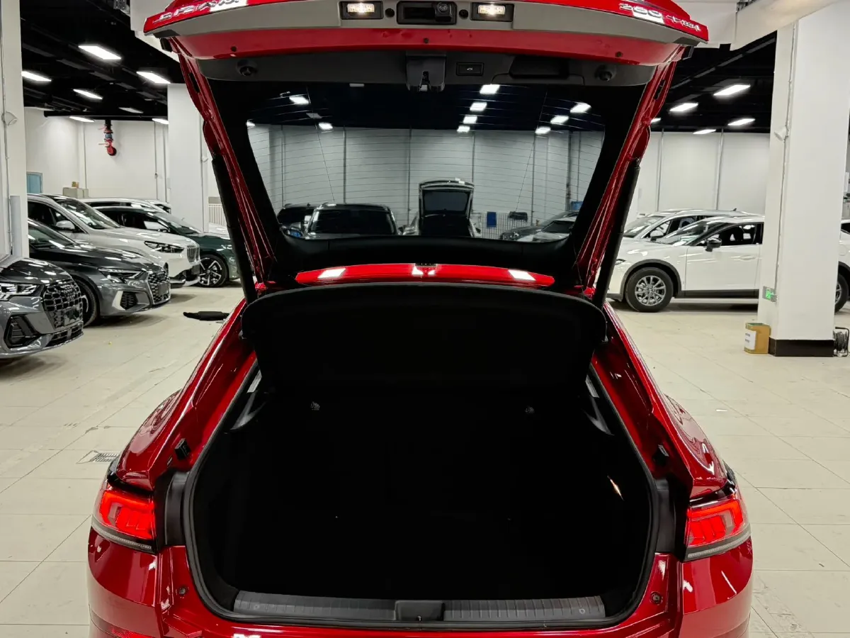 2022 Skoda Superb 2.0T 186HP L4 7DCT,autocango,china used car exporter,china ev exporter,chinese used car exporter,chinese used ev exporter