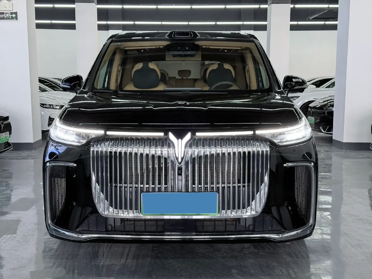 2025 Voyah Dream 1.5T 150HP L4 PHEV 41.7KWH,autocango,china used car exporter,china ev exporter,chinese used car exporter,chinese used ev exporter