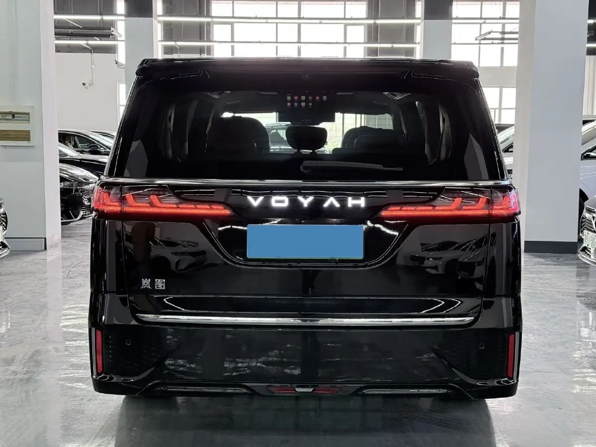 2025 Voyah Dream 1.5T 150HP L4 PHEV 41.7KWH,autocango,china used car exporter,china ev exporter,chinese used car exporter,chinese used ev exporter
