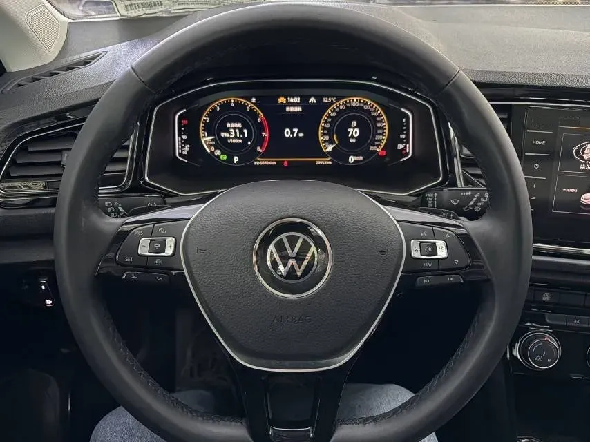 2022 Volkswagen T-Roc 1.4T 150HP L4 7DCT,autocango,china used car exporter,china ev exporter,chinese used car exporter,chinese used ev exporter