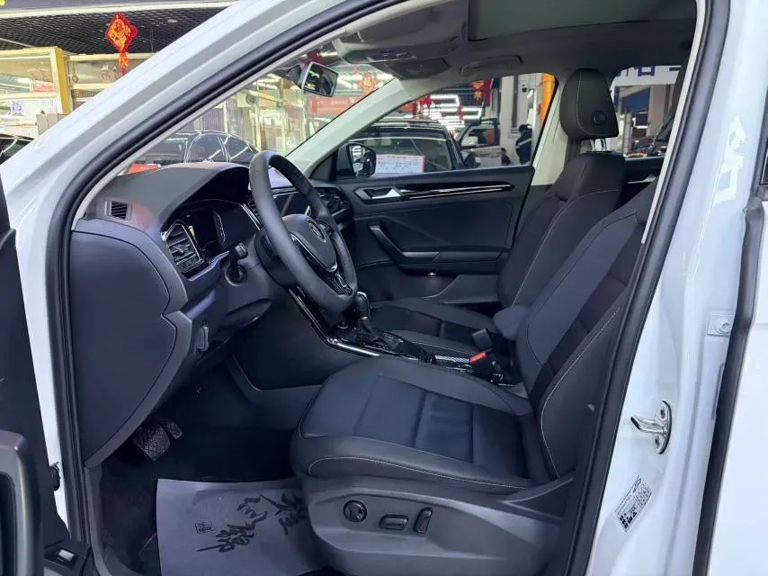 2022 Volkswagen T-Roc 1.4T 150HP L4 7DCT,autocango,china used car exporter,china ev exporter,chinese used car exporter,chinese used ev exporter