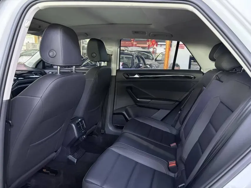 2022 Volkswagen T-Roc 1.4T 150HP L4 7DCT,autocango,china used car exporter,china ev exporter,chinese used car exporter,chinese used ev exporter