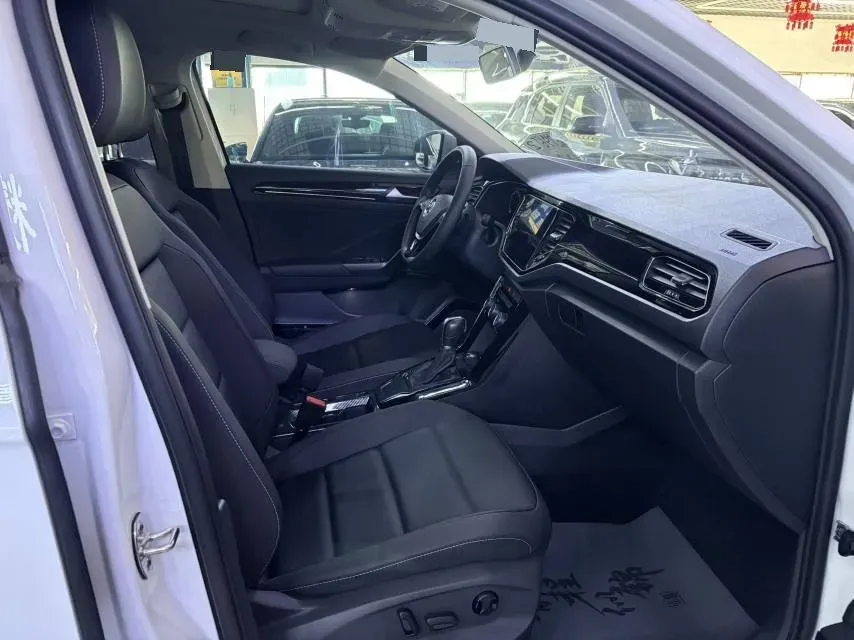 2022 Volkswagen T-Roc 1.4T 150HP L4 7DCT,autocango,china used car exporter,china ev exporter,chinese used car exporter,chinese used ev exporter