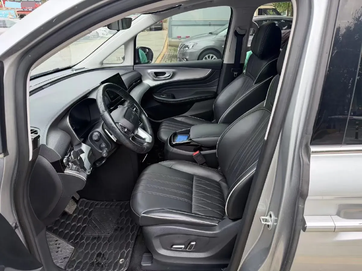 2021 Roewe iMAX8 2.0T 234HP L4 8AT,autocango,china used car exporter,china ev exporter,chinese used car exporter,chinese used ev exporter