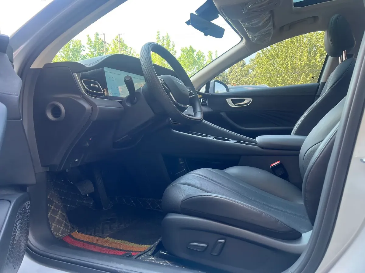 2025 Roewe D7 1.5L 112HP L4 1DHT PHEV 19.7KWH,autocango,china used car exporter,china ev exporter,chinese used car exporter,chinese used ev exporter