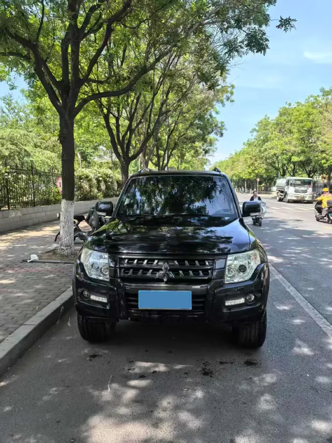 2019 Mitsubishi Pajero 3.0L 174HP V6 5AT,autocango,china used car exporter,china ev exporter,chinese used car exporter,chinese used ev exporter