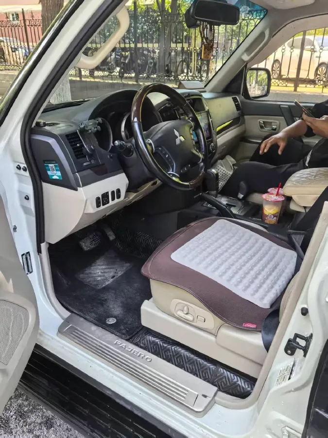 2019 Mitsubishi Pajero 3.0L 174HP V6 5AT,autocango,china used car exporter,china ev exporter,chinese used car exporter,chinese used ev exporter