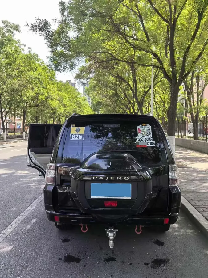 2019 Mitsubishi Pajero 3.0L 174HP V6 5AT,autocango,china used car exporter,china ev exporter,chinese used car exporter,chinese used ev exporter