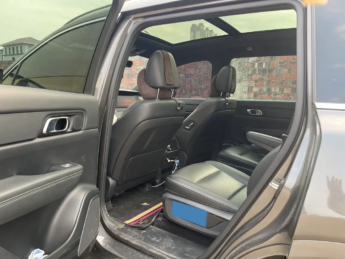 2021 Li ONE Range Extended 131HP REEV 40.5KWH,autocango,china used car exporter,china ev exporter,chinese used car exporter,chinese used ev exporter