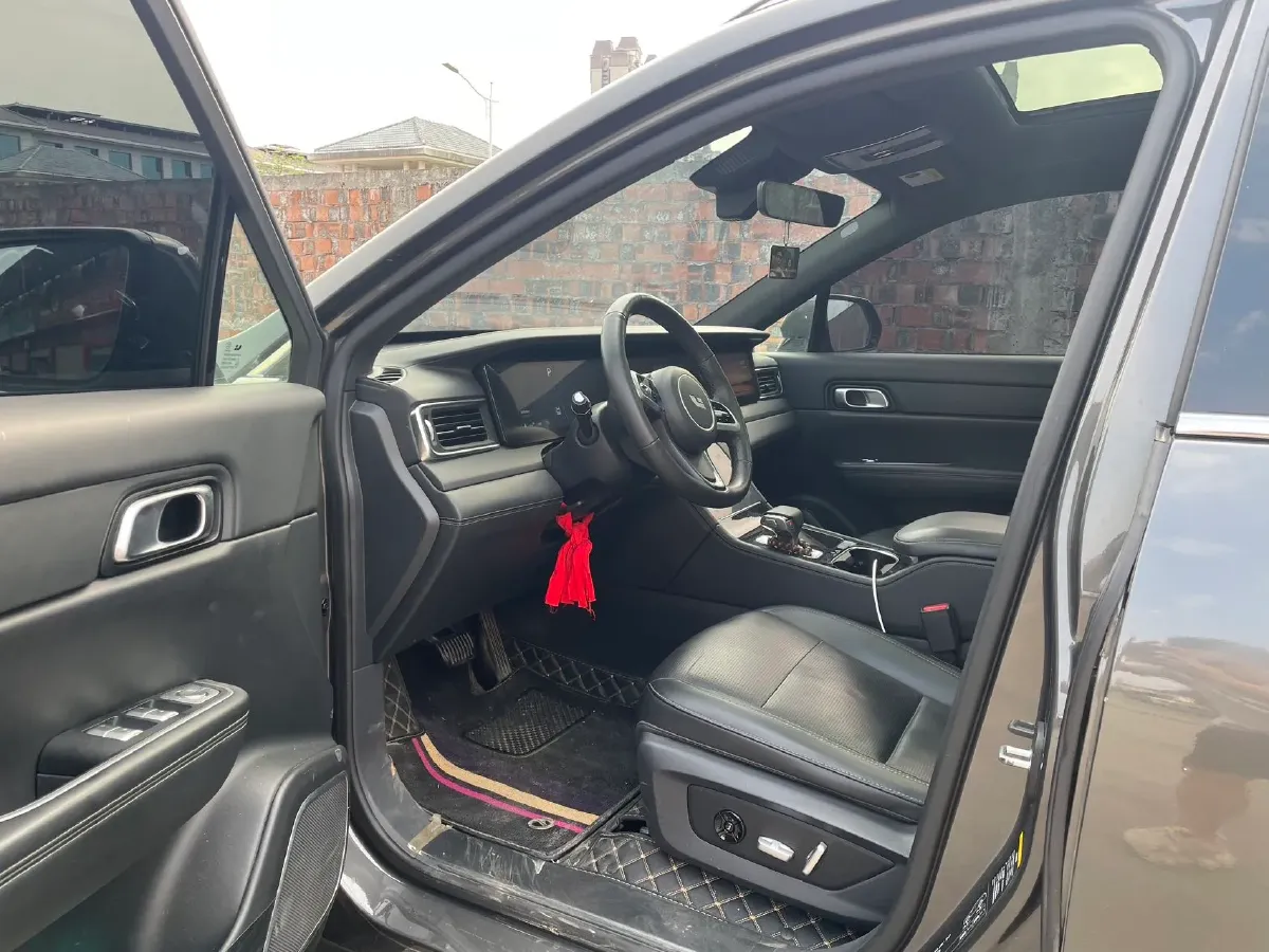 2021 Li ONE Range Extended 131HP REEV 40.5KWH,autocango,china used car exporter,china ev exporter,chinese used car exporter,chinese used ev exporter