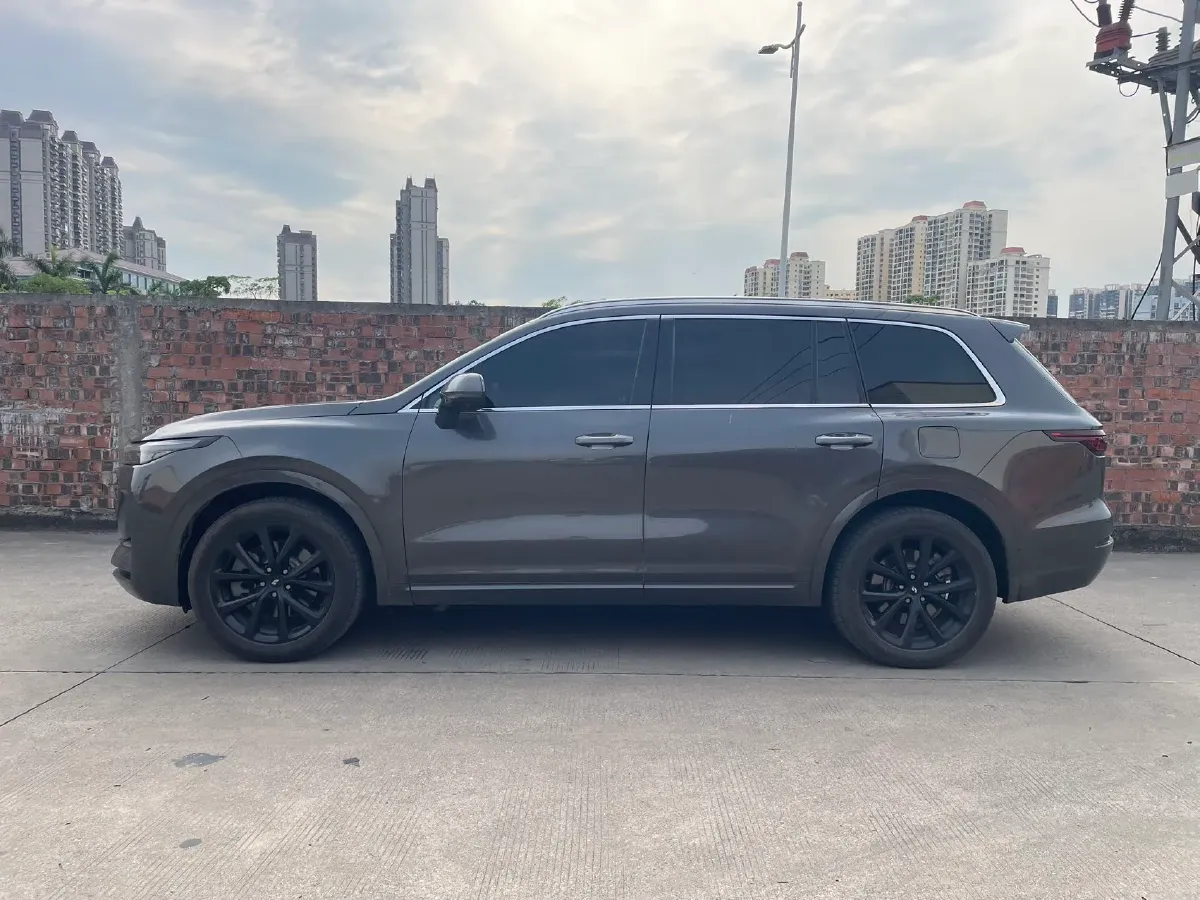 2021 Li ONE Range Extended 131HP REEV 40.5KWH,autocango,china used car exporter,china ev exporter,chinese used car exporter,chinese used ev exporter