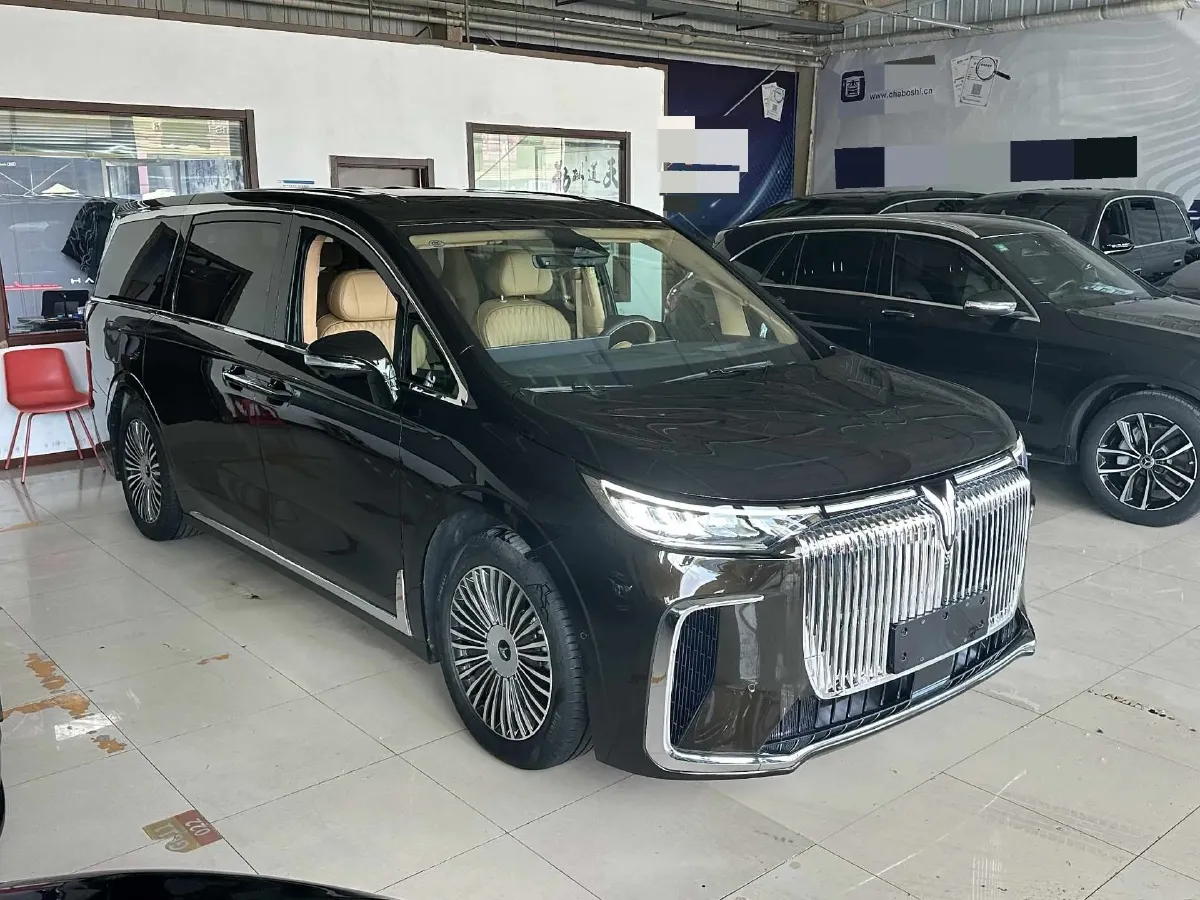 2025 Voyah Dream 1.5T 150HP L4 PHEV 41.7KWH,autocango,china used car exporter,china ev exporter,chinese used car exporter,chinese used ev exporter
