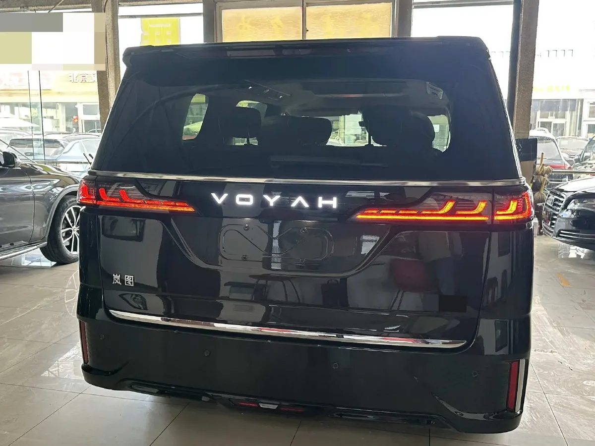 2025 Voyah Dream 1.5T 150HP L4 PHEV 41.7KWH,autocango,china used car exporter,china ev exporter,chinese used car exporter,chinese used ev exporter