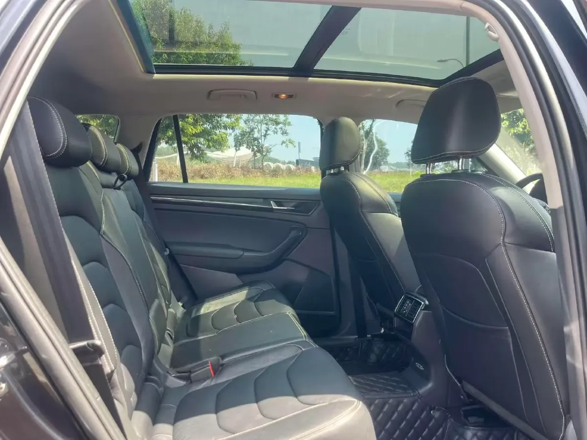 2018 Skoda Kodiak 2.0T 186HP L4 7DCT,autocango,china used car exporter,china ev exporter,chinese used car exporter,chinese used ev exporter