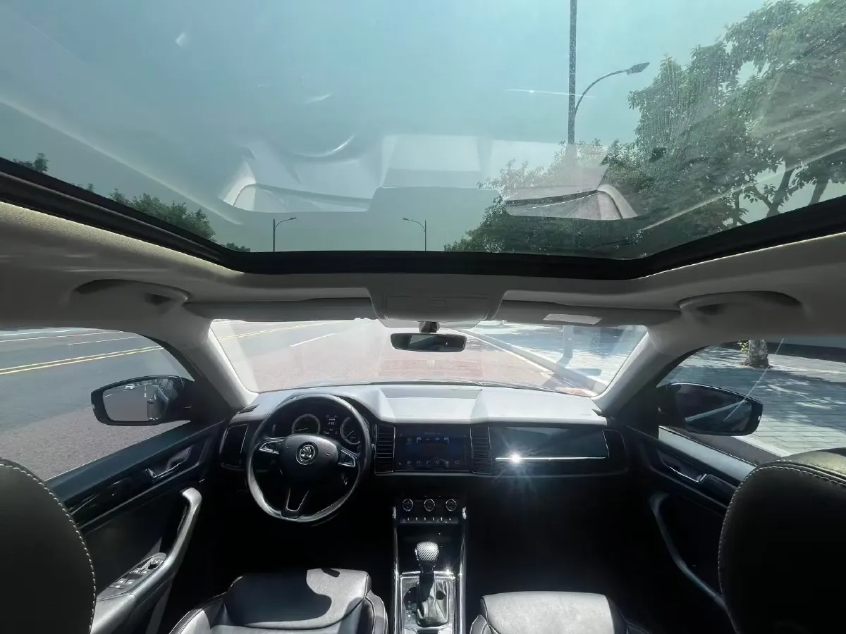 2018 Skoda Kodiak 2.0T 186HP L4 7DCT,autocango,china used car exporter,china ev exporter,chinese used car exporter,chinese used ev exporter