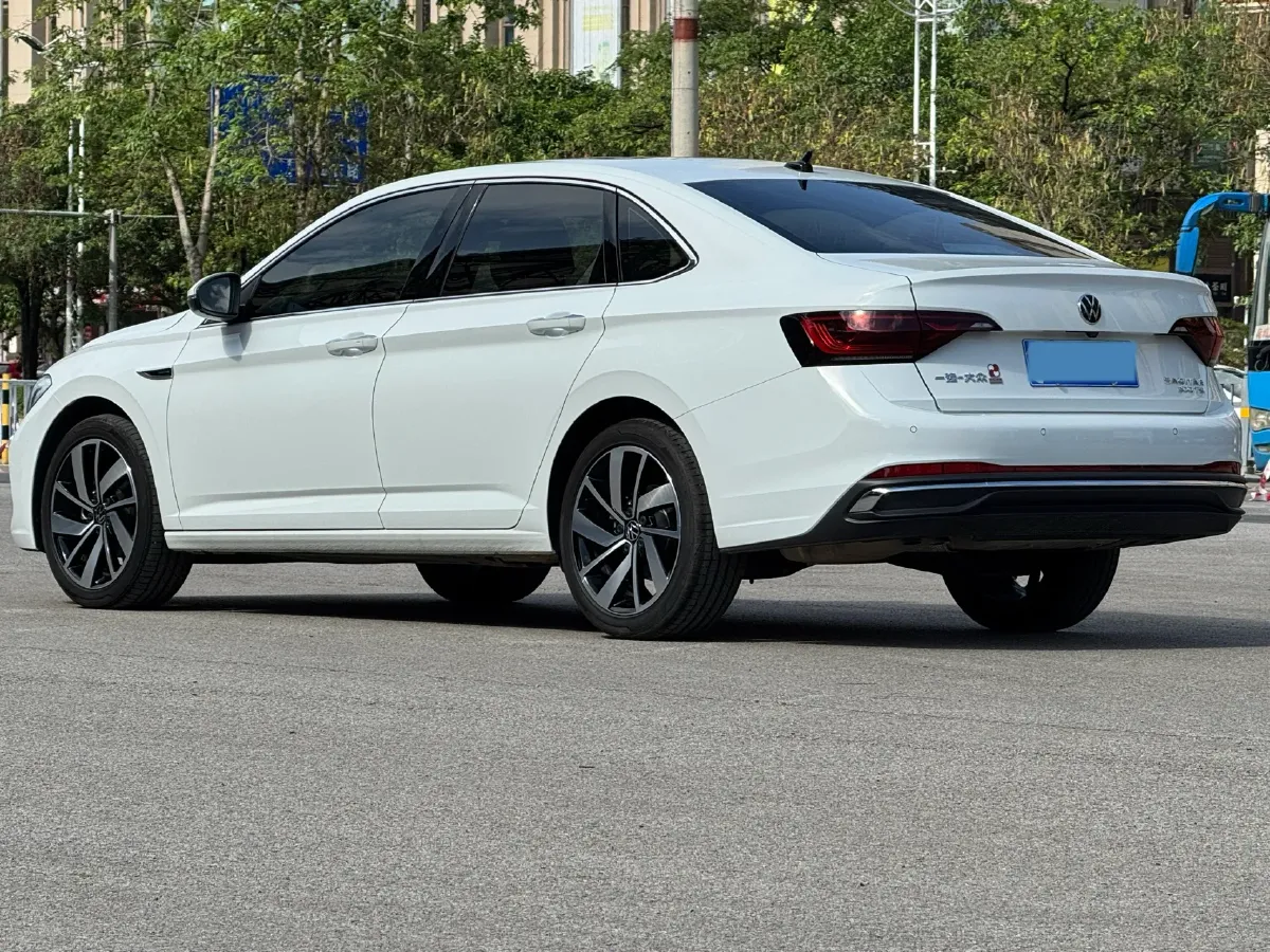 2025 Volkswagen Sagitar 1.5T 160HP L4 7DCT,autocango,china used car exporter,china ev exporter,chinese used car exporter,chinese used ev exporter