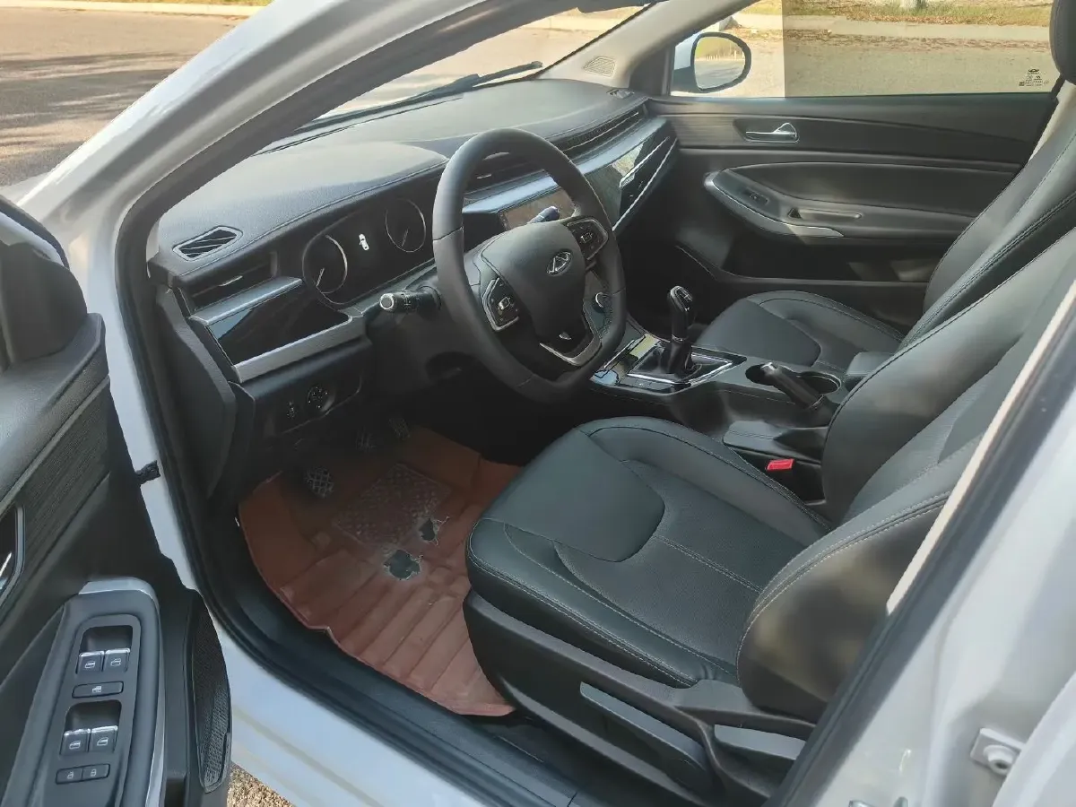 2021 Chery Arrizo 5 Plus 1.5L 116HP L4 5MT,autocango,china used car exporter,china ev exporter,chinese used car exporter,chinese used ev exporter