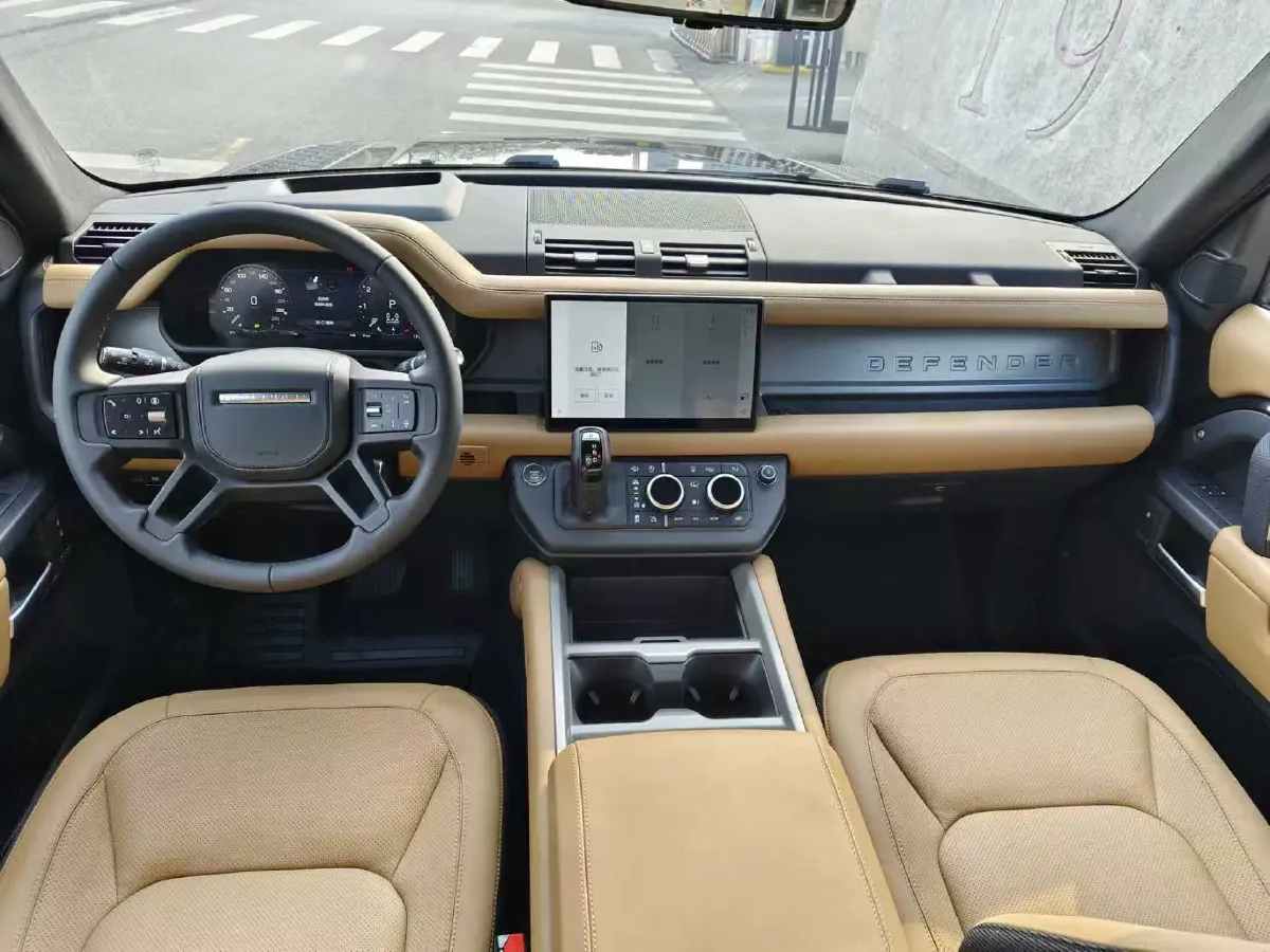 2025 Land Rover Defender 3.0T 400HP L6 8AT,autocango,china used car exporter,china ev exporter,chinese used car exporter,chinese used ev exporter