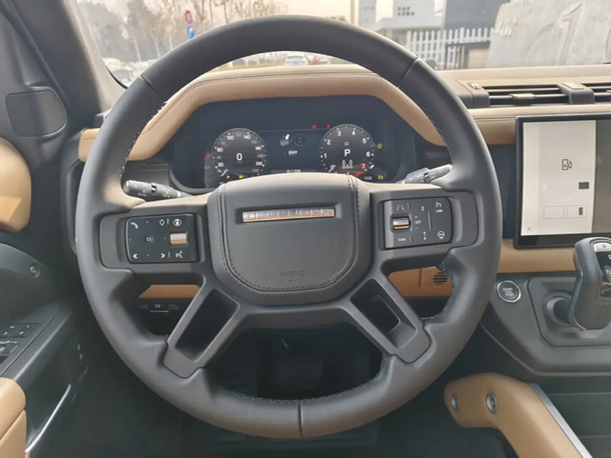2025 Land Rover Defender 3.0T 400HP L6 8AT,autocango,china used car exporter,china ev exporter,chinese used car exporter,chinese used ev exporter