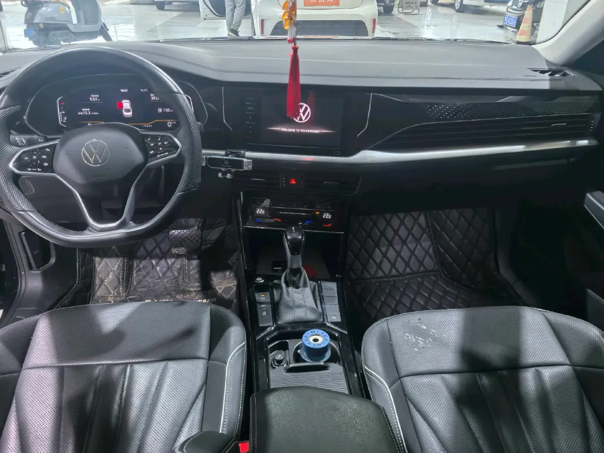 2024 Volkswagen Passat 2.0T 186HP L4 7DCT,autocango,china used car exporter,china ev exporter,chinese used car exporter,chinese used ev exporter