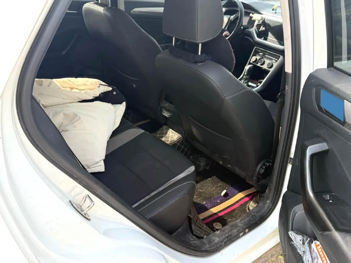 2022 Volkswagen T-Roc 1.4T 150HP L4 7DCT,autocango,china used car exporter,china ev exporter,chinese used car exporter,chinese used ev exporter