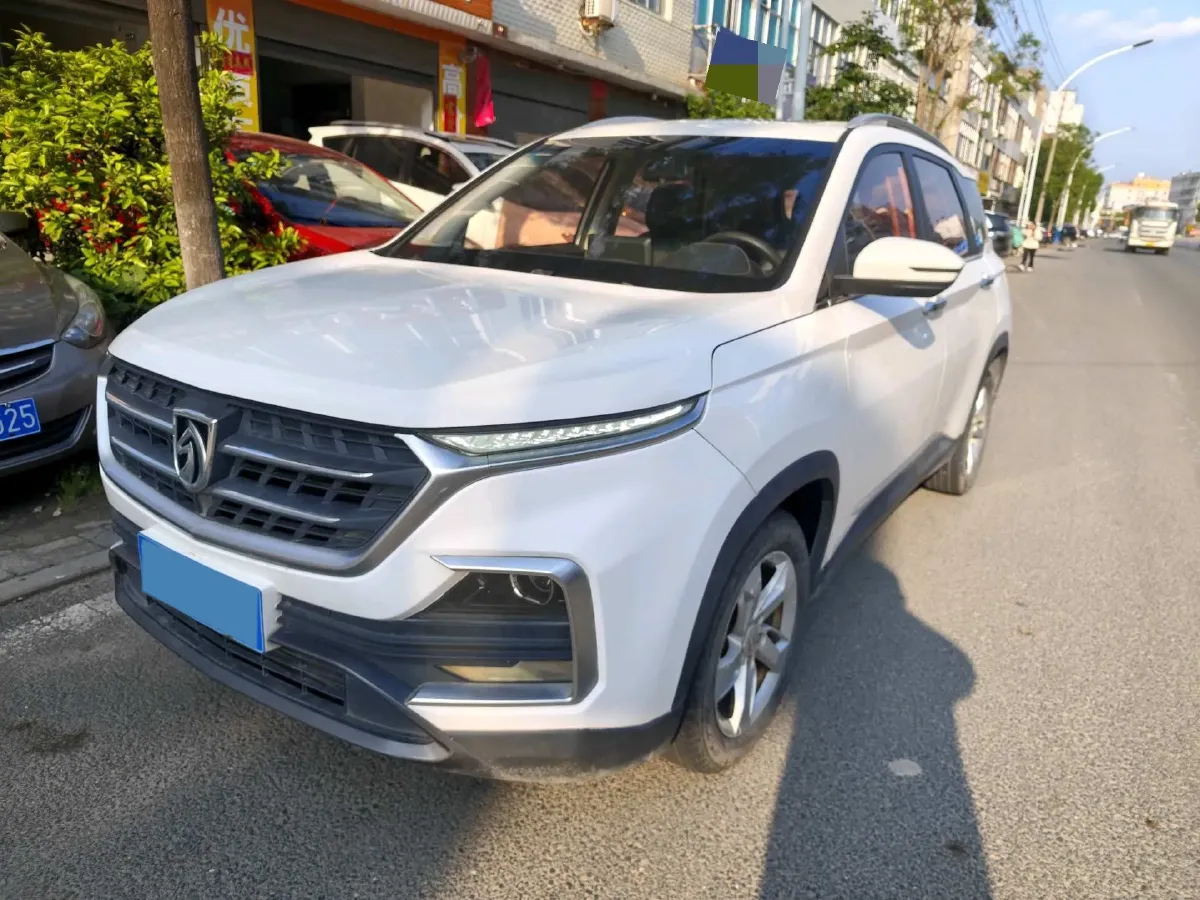 2018 BaoJun 530 1.5T 150HP L4 6DCT,autocango,china used car exporter,china ev exporter,chinese used car exporter,chinese used ev exporter