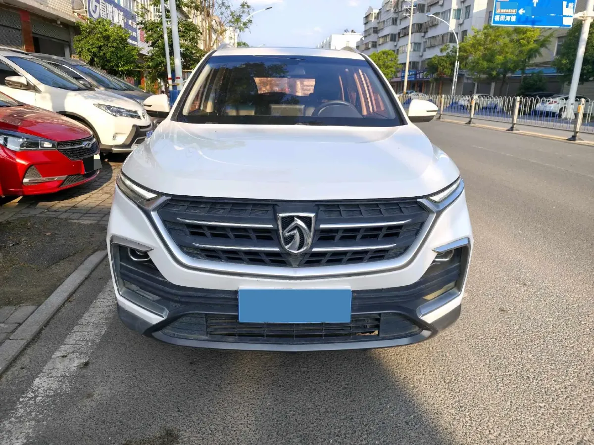 2018 BaoJun 530 1.5T 150HP L4 6DCT,autocango,china used car exporter,china ev exporter,chinese used car exporter,chinese used ev exporter