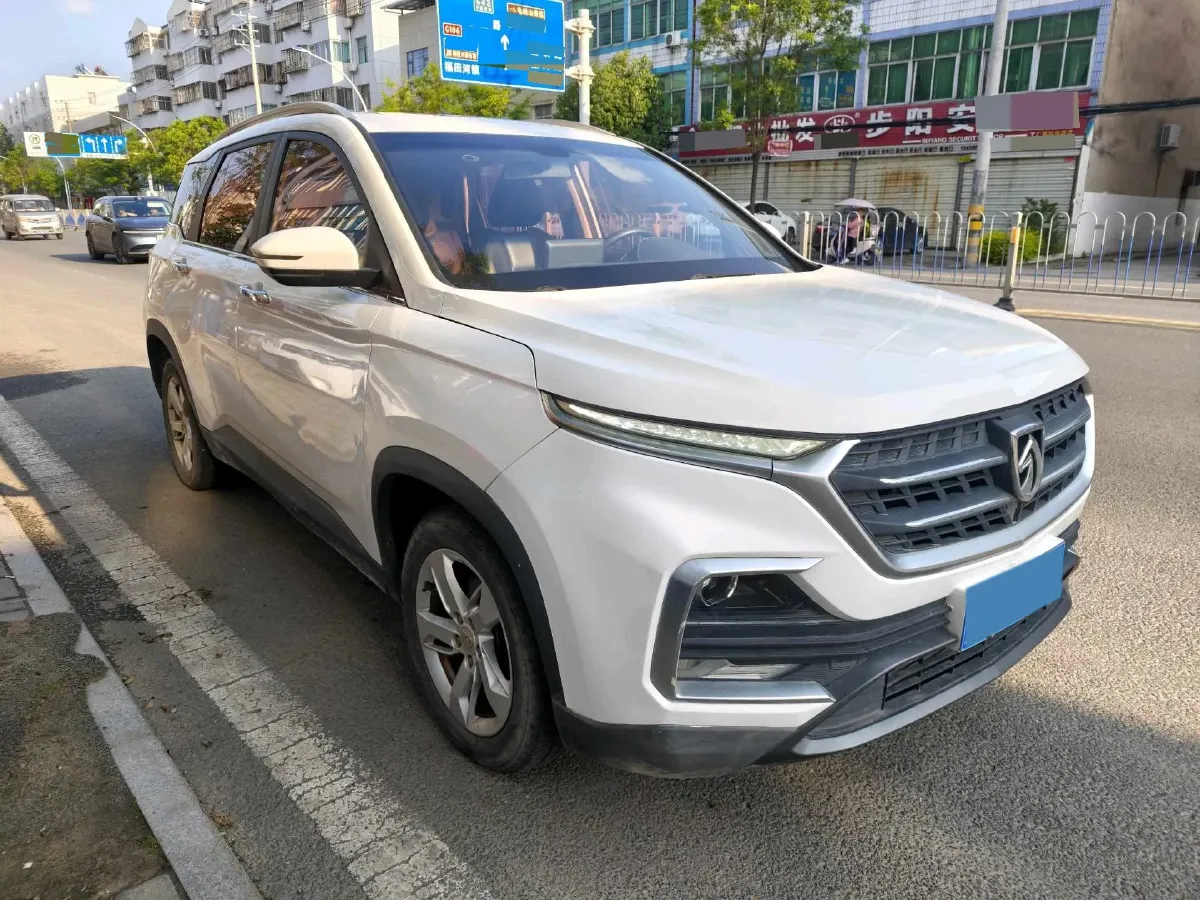 2018 BaoJun 530 1.5T 150HP L4 6DCT,autocango,china used car exporter,china ev exporter,chinese used car exporter,chinese used ev exporter
