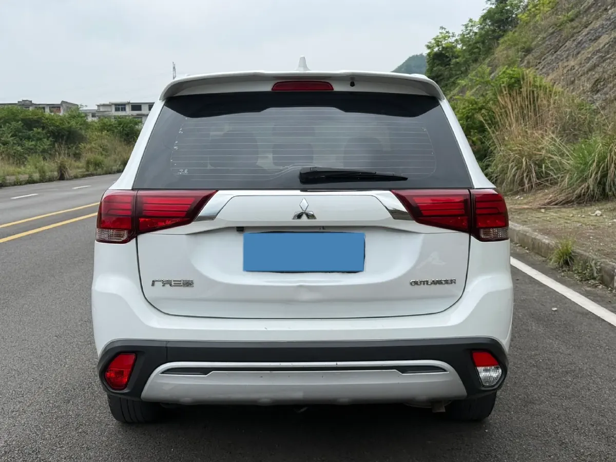 2019 Mitsubishi Outlander 2.0L 166HP L4 CVT,autocango,china used car exporter,china ev exporter,chinese used car exporter,chinese used ev exporter