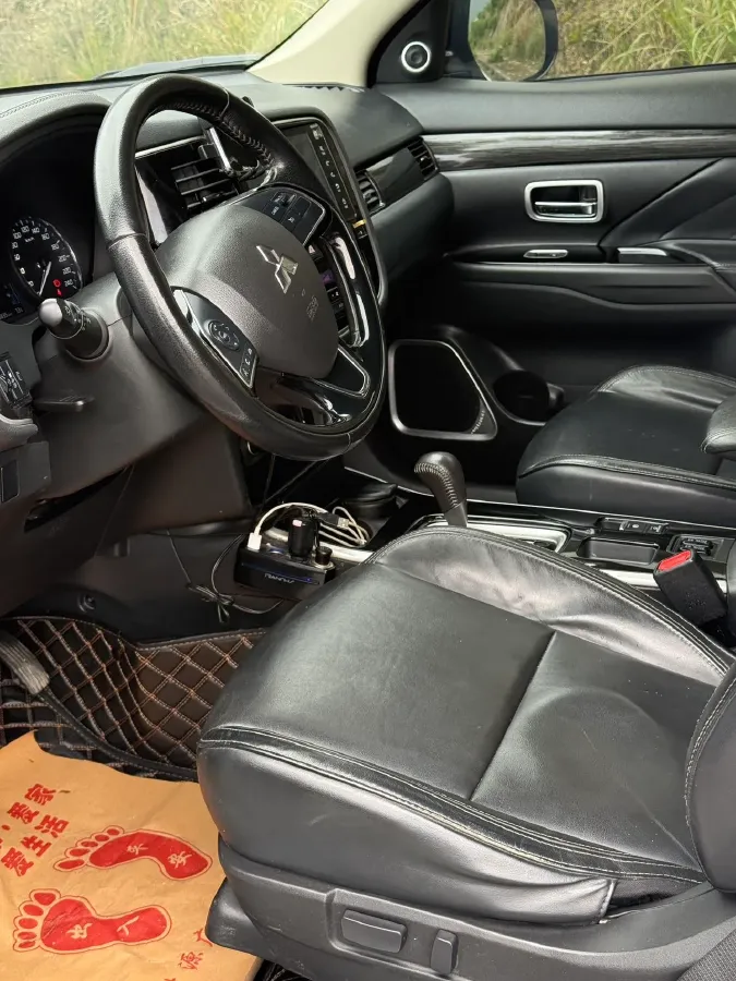 2019 Mitsubishi Outlander 2.0L 166HP L4 CVT,autocango,china used car exporter,china ev exporter,chinese used car exporter,chinese used ev exporter