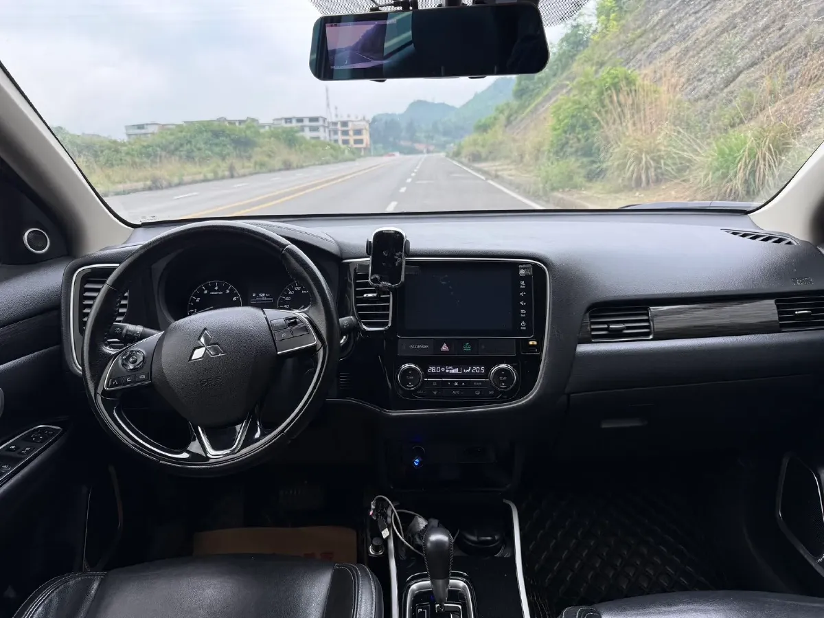 2019 Mitsubishi Outlander 2.0L 166HP L4 CVT,autocango,china used car exporter,china ev exporter,chinese used car exporter,chinese used ev exporter