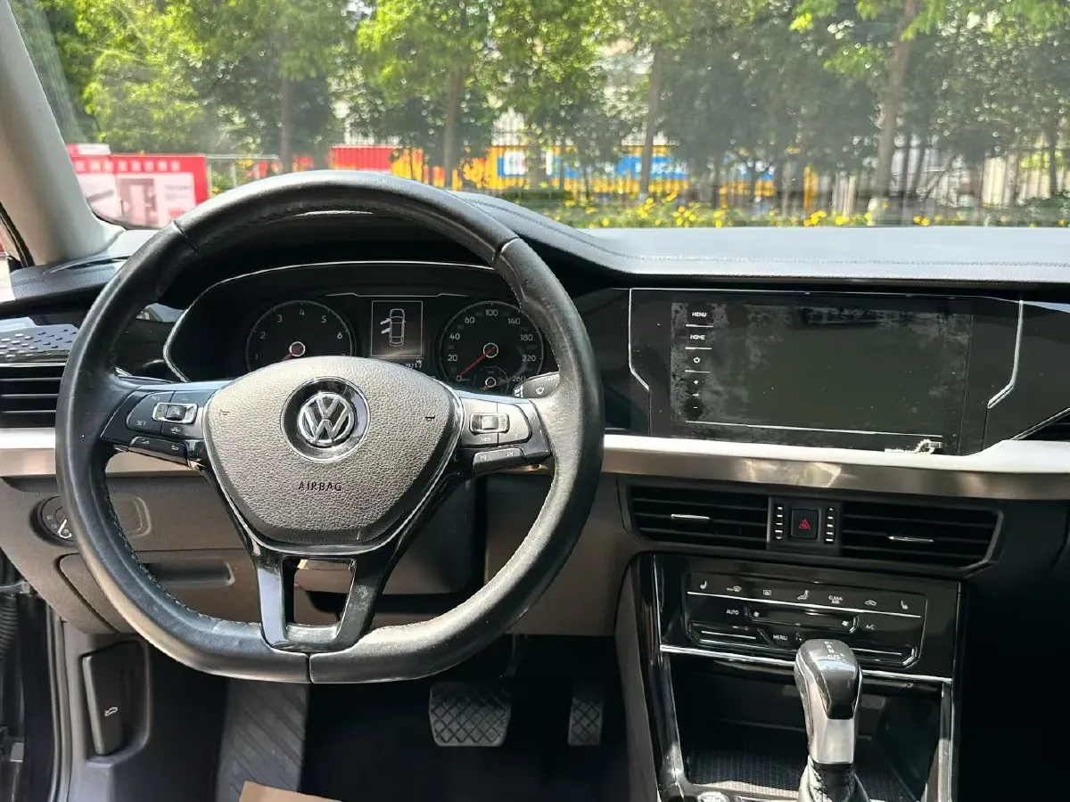 2020 Volkswagen Passat 2.0T 186HP L4 7DCT,autocango,china used car exporter,china ev exporter,chinese used car exporter,chinese used ev exporter